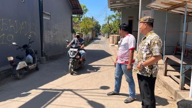 SALAH satu hasil pembangunan jalan desa di kawasan PLTU