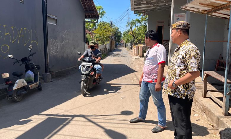 SALAH satu hasil pembangunan jalan desa di kawasan PLTU